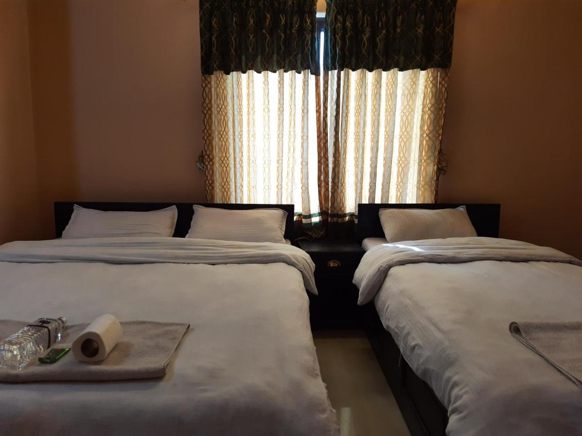 Hotel Eagle Zone Похара Екстериор снимка