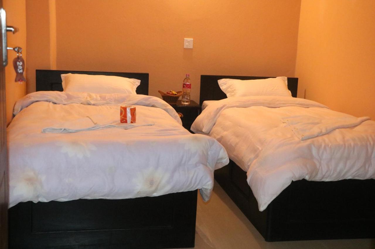 Hotel Eagle Zone Похара Екстериор снимка