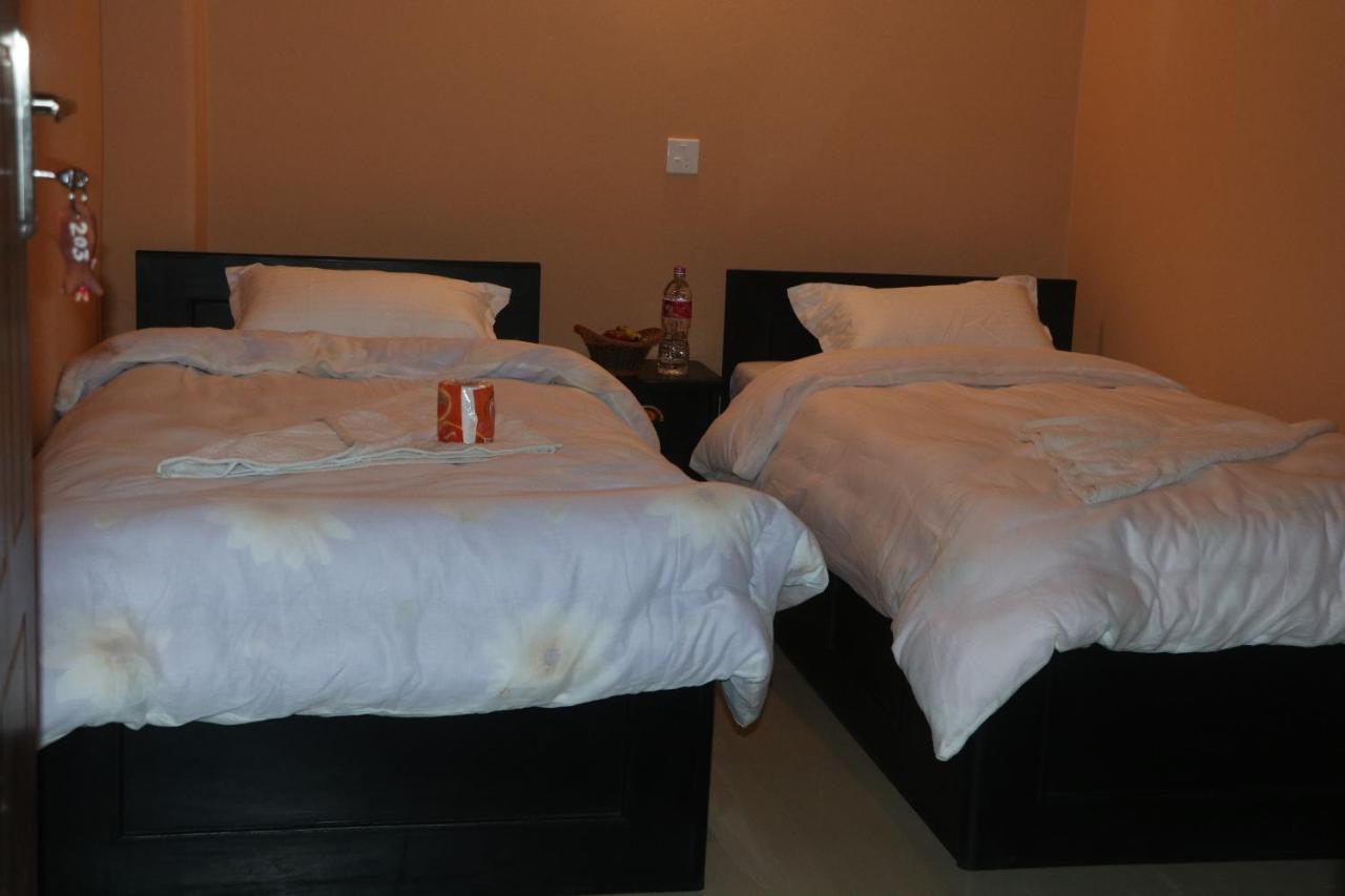 Hotel Eagle Zone Похара Екстериор снимка