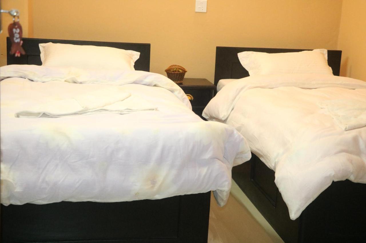 Hotel Eagle Zone Похара Екстериор снимка