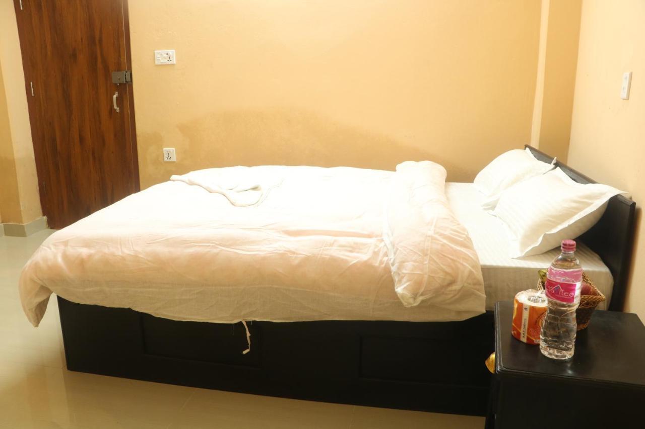 Hotel Eagle Zone Похара Екстериор снимка