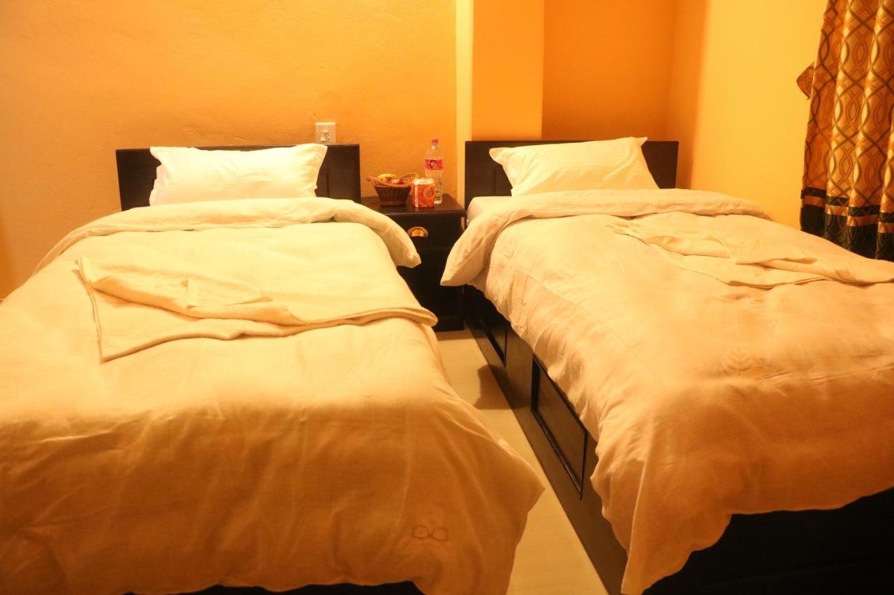 Hotel Eagle Zone Похара Екстериор снимка