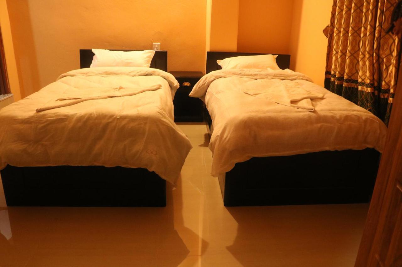 Hotel Eagle Zone Похара Екстериор снимка