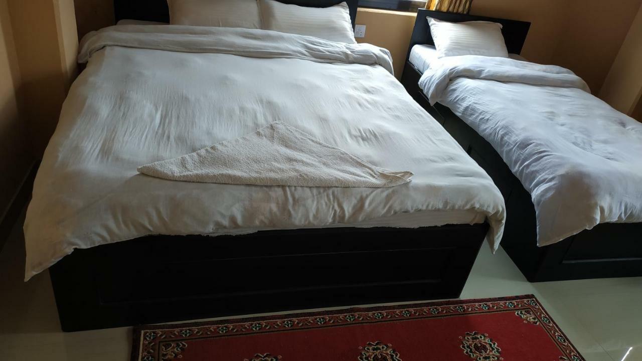 Hotel Eagle Zone Похара Екстериор снимка
