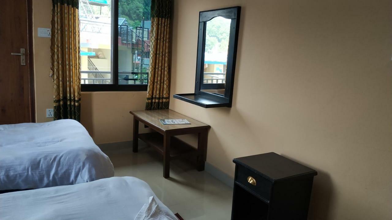 Hotel Eagle Zone Похара Екстериор снимка